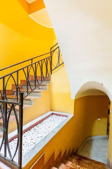 Nonna Lina Apartment Palermo Bagian luar foto